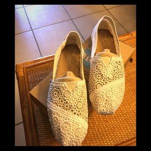 Toms women’s shoes